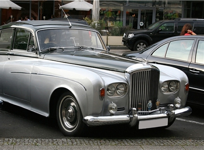 吉林宾利创业项目(大学生，为什么学校里面有些人可以开宾利或者法拉利？)