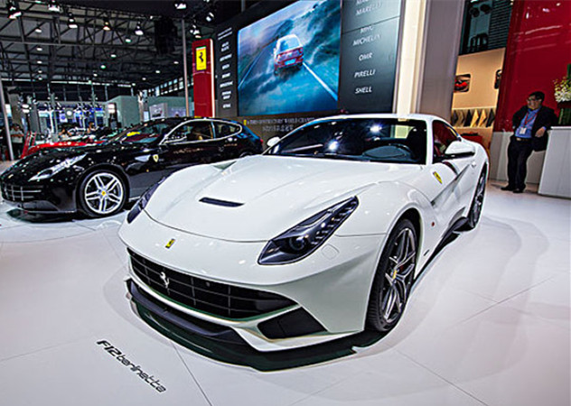 吉林宾利创业项目(大学生，为什么学校里面有些人可以开宾利或者法拉利？)