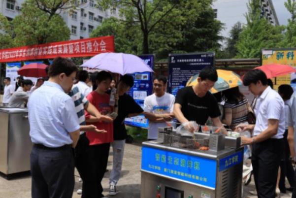 大学校内创业项目(适合大学校园的生意有哪些)