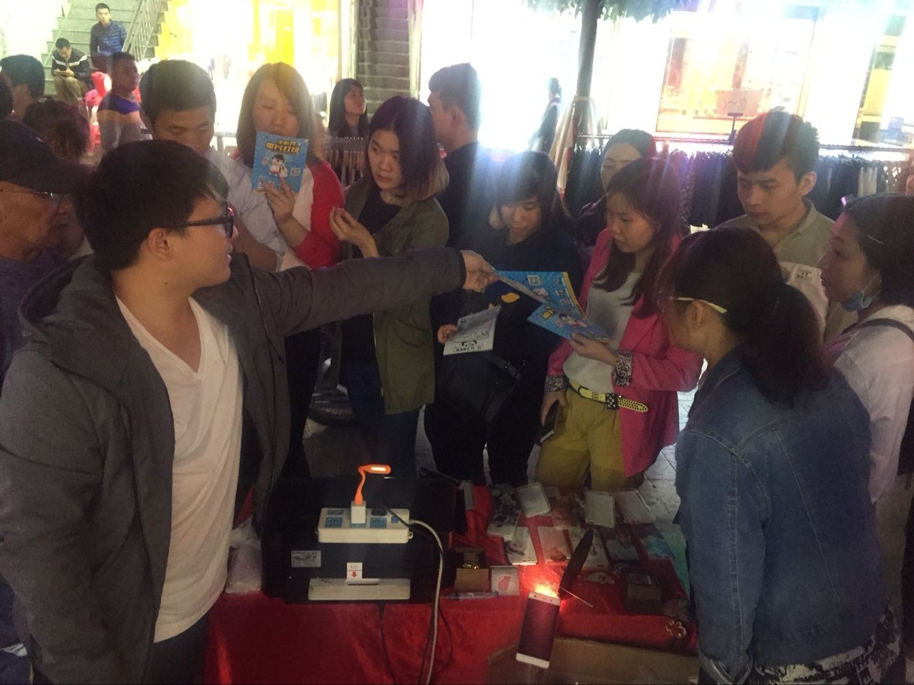 晚上创业项目(适合晚上开的店，有哪种可以推荐？)