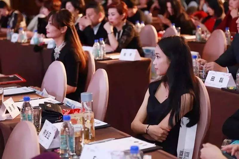 释放压力创业项目(女生适合创业吗？有哪些项目比较适合女生创业？)