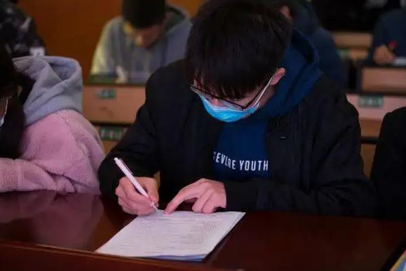 大学生创业项目选择(大学生创业适合选择什么行业)