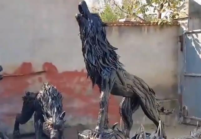 轮胎雕塑创业项目(山东小伙用500条废旧轮胎做十二生肖雕塑，他的技术为何能这么牛？)