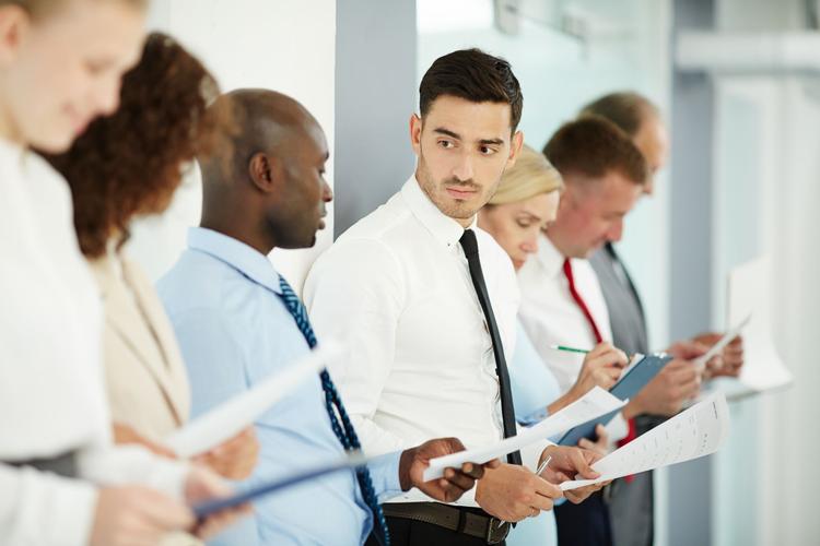 不惑之旅创业项目(人到不惑之年，还能出去创业吗？该如何抓住时机？)