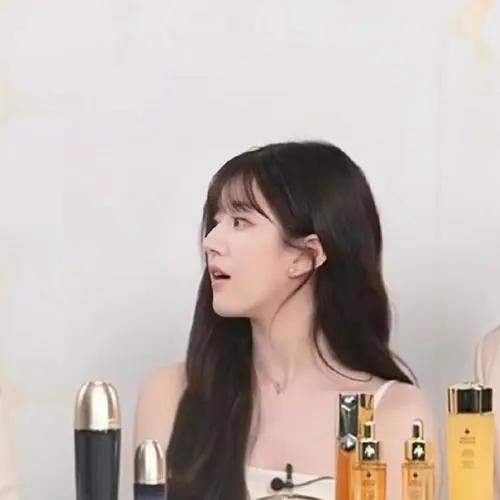 明星直播创业项目(明星直播带货报价单释出，赵露思80万，她们赚钱有多容易？)