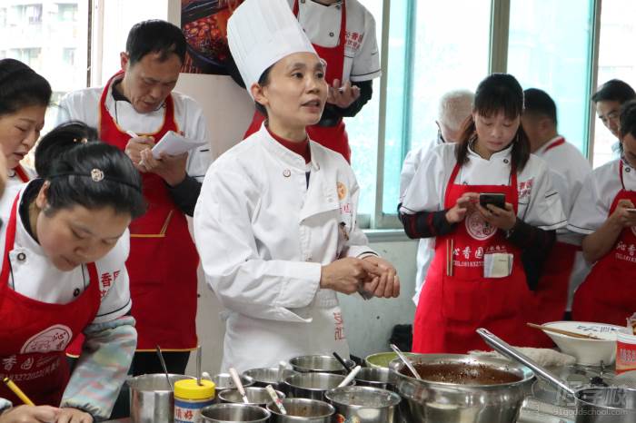 成都注册餐饮公司推荐员(成都注册餐饮公司推荐员工) 成都注册餐饮公司推荐员(成都注册餐饮公司推荐员工)