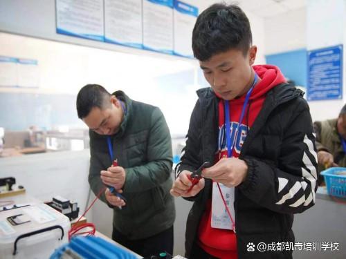 成都培训学校怎么注册(成都培训学校怎么注册不了)